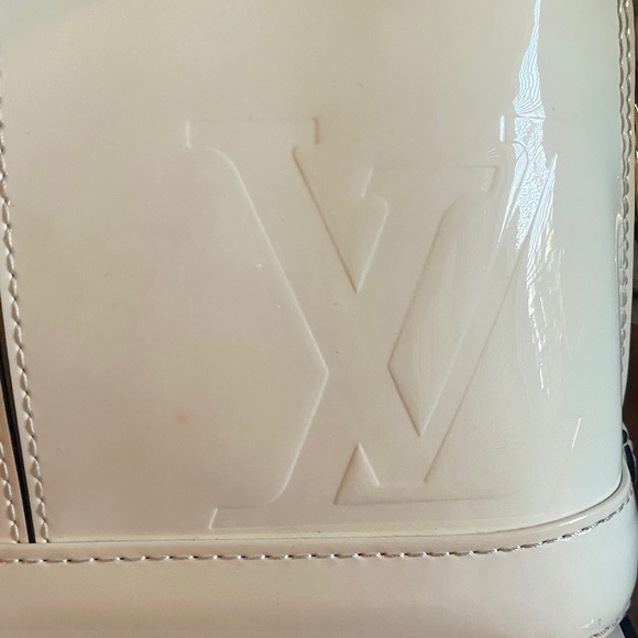 Louis Vuitton Patent Vernis Alma BB Cream and Brown Satchel - Picture 2 of 10